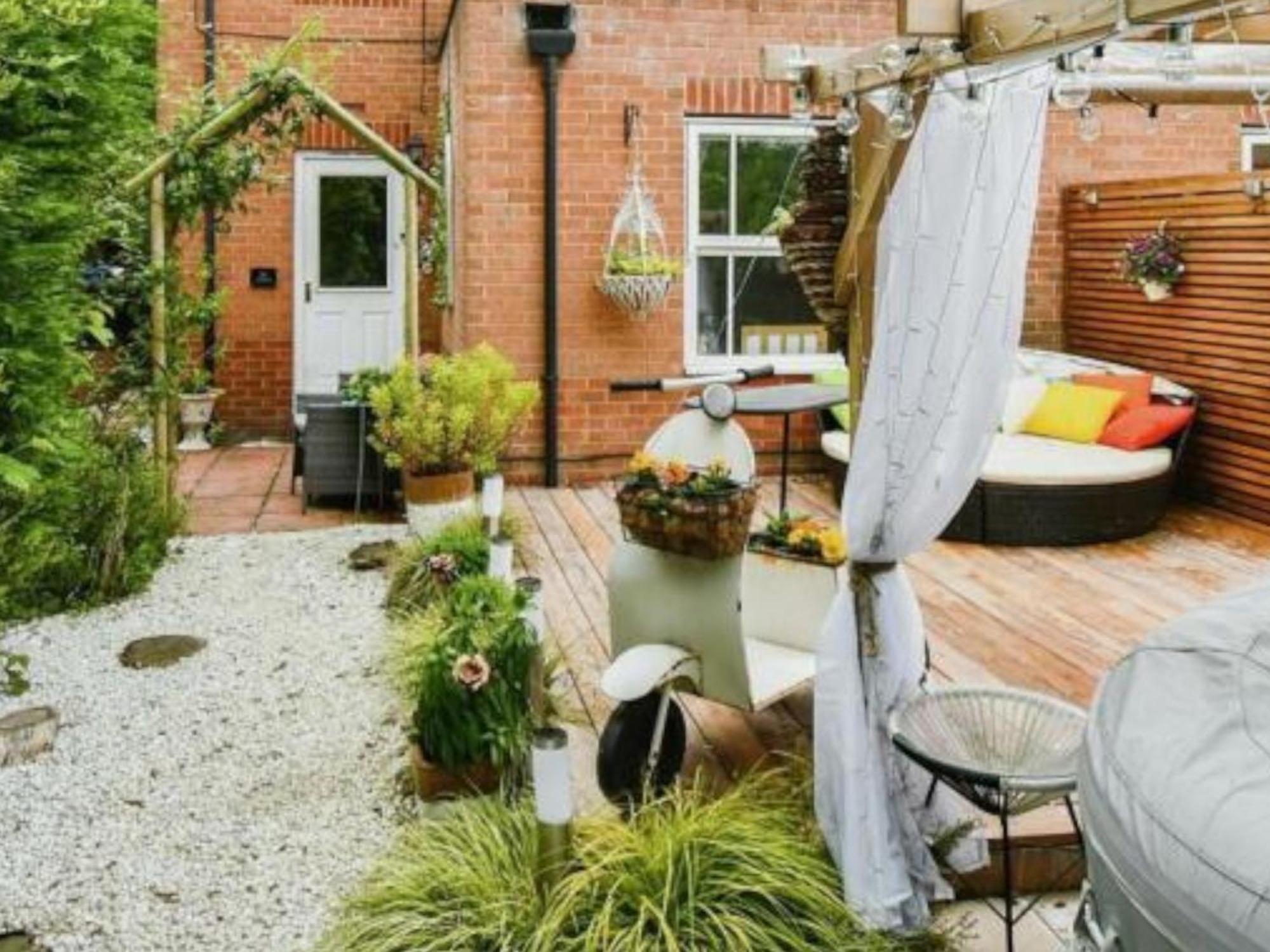 Cosy Garden Flat, Private Hot Tub & Four Poster Bed Apartment ยอร์ค ภายนอก รูปภาพ